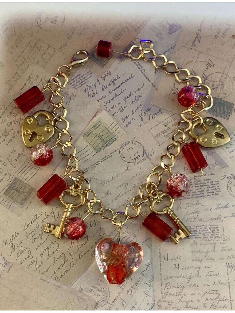 Vintage Romantic Gold-Tone Lock and Key Murano-Style Glass Charm Bracelet